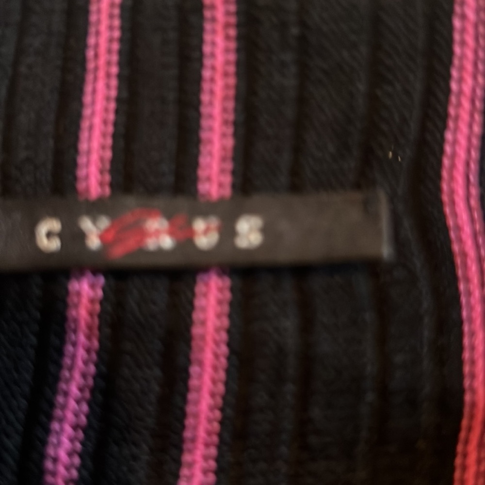 Excellent condition Cyrus black &hot pink top long sleeve size m lots of stretch - Picture 3 of 5